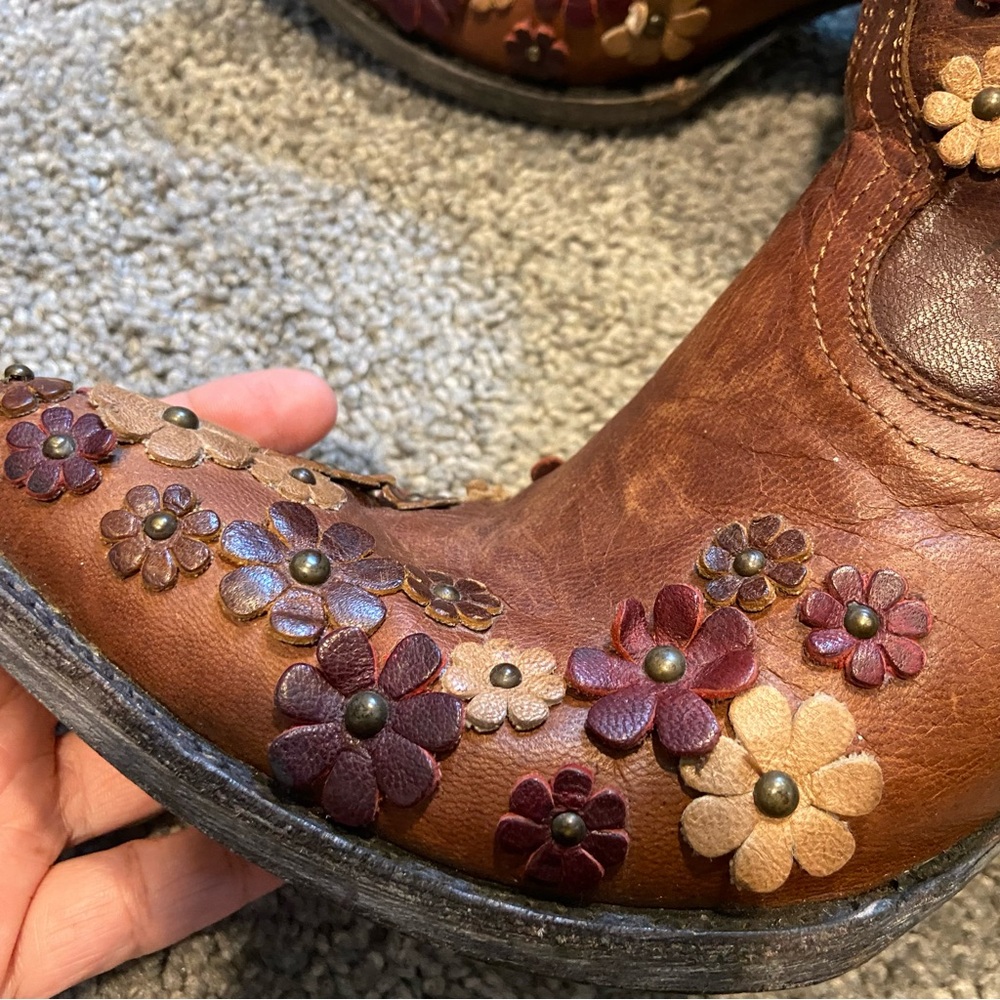 Old Gringo Hippy Dance Boots Burnished Leather 3D Appliquéd Studded Flowers 7.5B - Picture 15 of 16